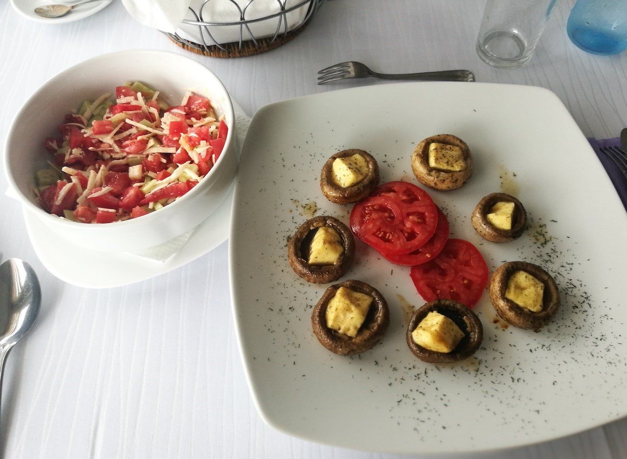 visit bosnia pyramid visoko sarajevo food eat vegetarian