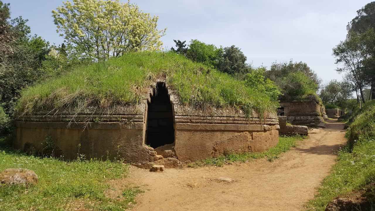 etruscan-necropolis-day-trips-rome