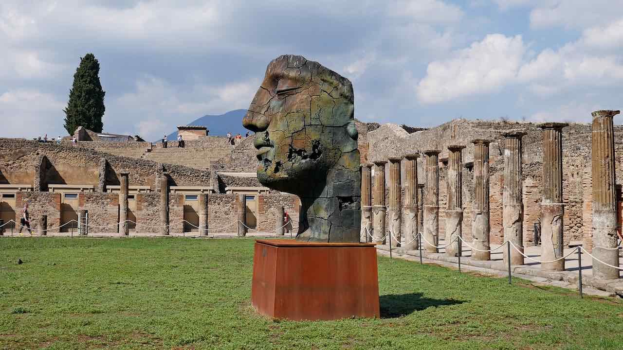 Rome to Pompeii by train