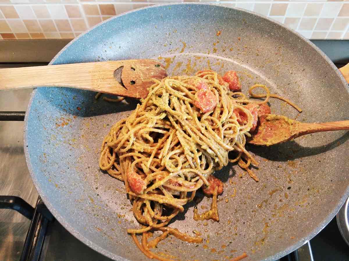 spaghetti with pesto