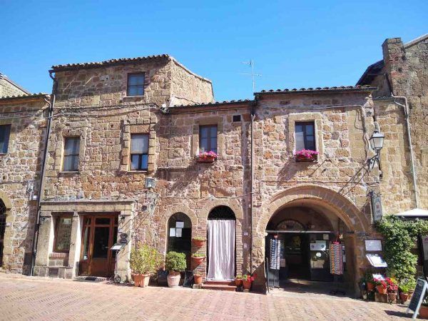 Sovana Tuscany road trip