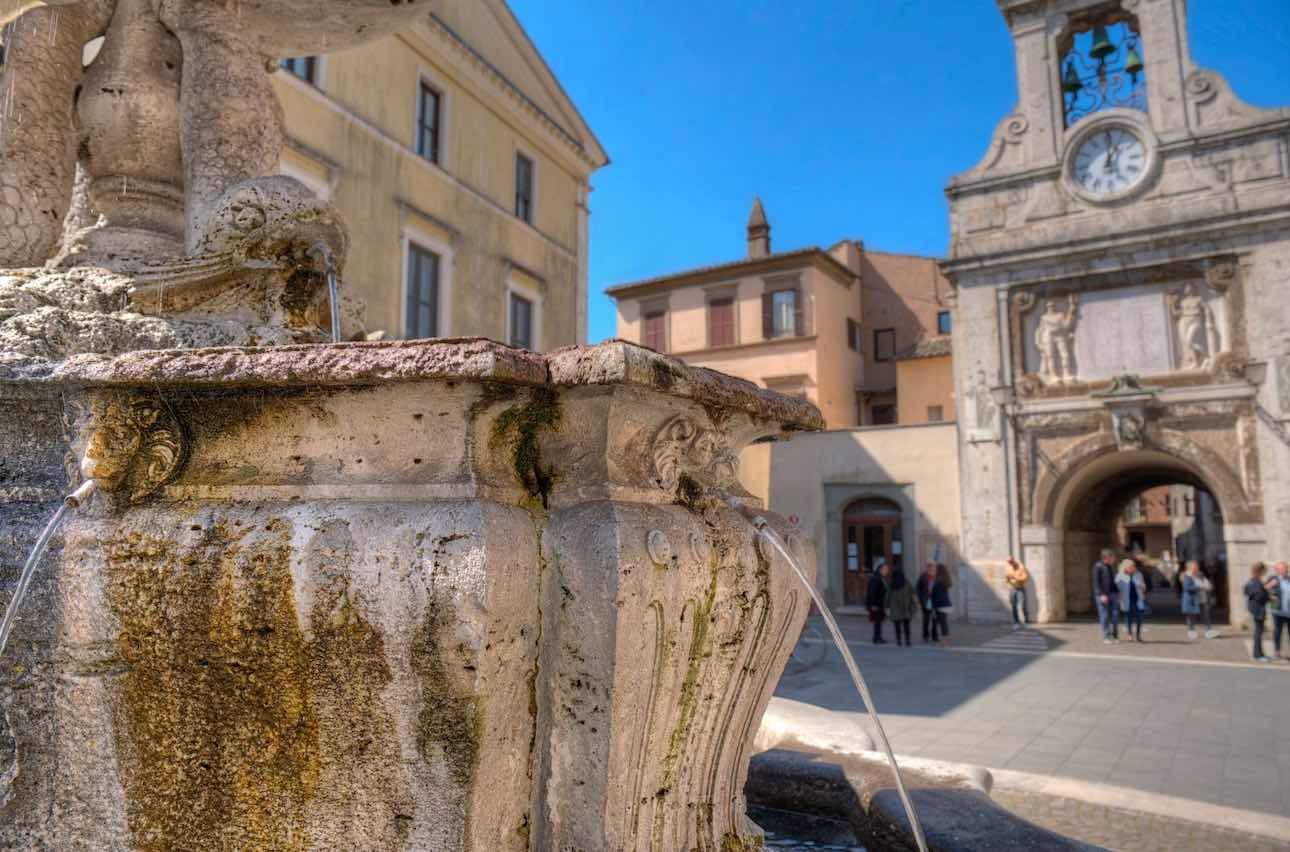 Piazza del Comune, Sutri